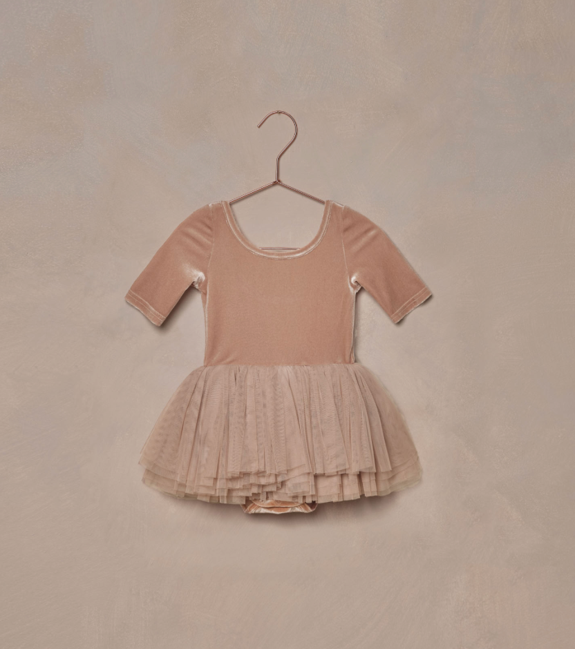Thea Tutu | Blush